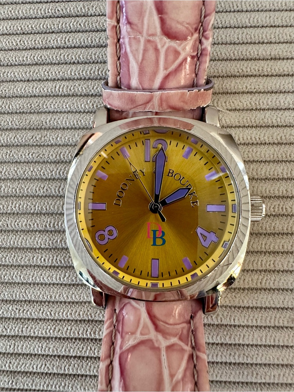 Bintage Dooney & Bourke Square-Cased Quartz Wristwatch - Picture 2 of 5